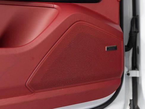 Certified 2023 Porsche Cayenne Platinum Edition image 21