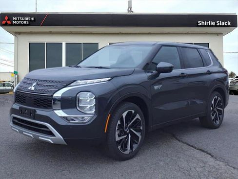 New 2025 Mitsubishi Outlander SE image 1