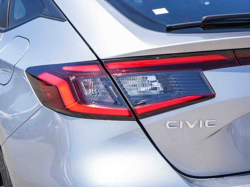 Used 2023 Honda Civic Sport image 10