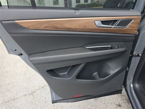 New 2026 Volkswagen Atlas SE image 11