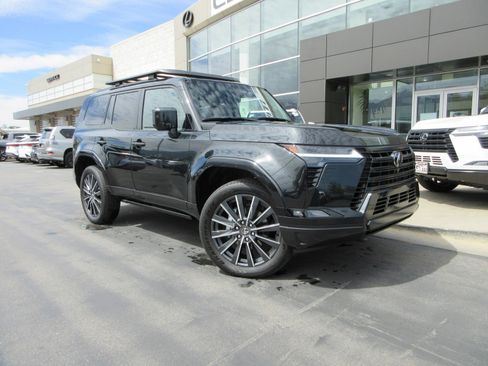 Used 2026 Lexus GX 550 w/ Accessory Package (2T) AWD/4WD image 13