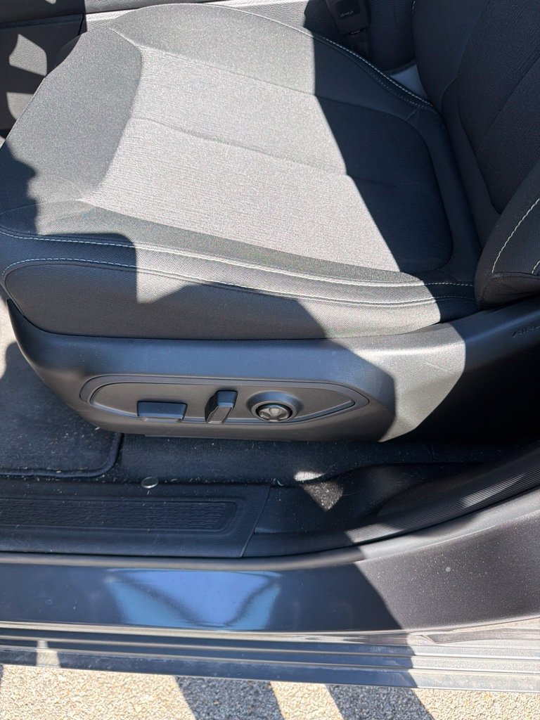 Used 2026 Jeep Grand Cherokee Laredo AWD/4WD image 6