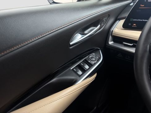 Used 2024 Cadillac XT4 Luxury w/ LPO, Floor Liner Package FWD image 12