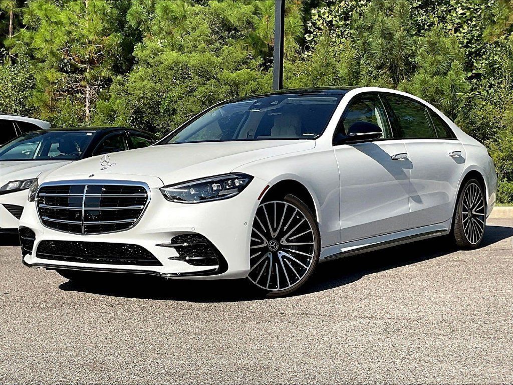 Used 2024 Mercedes-Benz S 580 4MATIC Sedan image 2