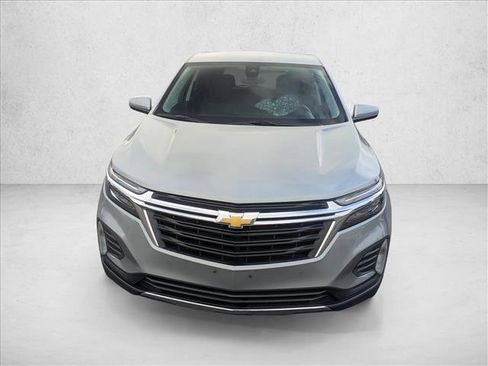 Used 2024 Chevrolet Equinox LT image 2