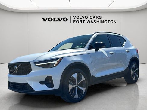 Certified 2023 Volvo XC40 B5 Plus w/ Climate Package AWD/4WD image 1