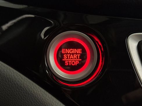 Used 2019 Honda Pilot Touring image 34