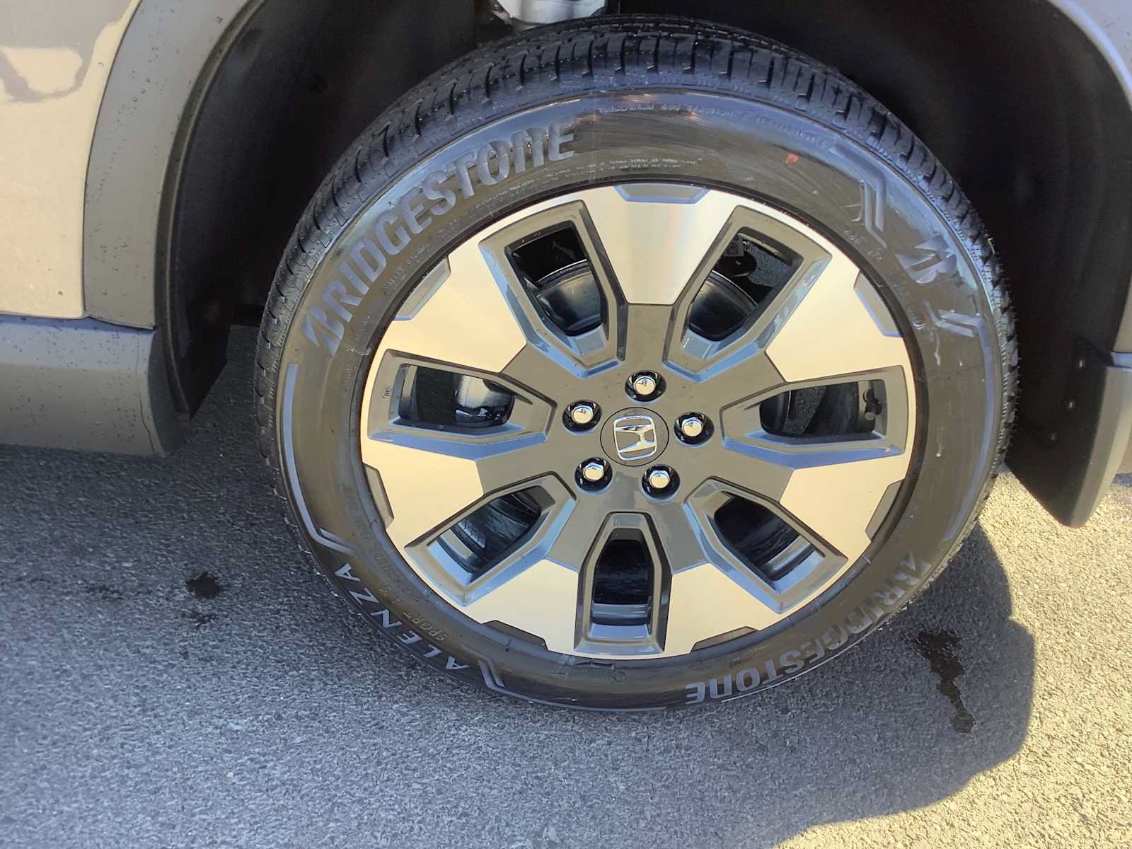 New 2026 Honda Pilot Touring image 9