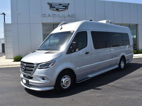 Used 2022 Mercedes-Benz Sprinter 3500 image 1