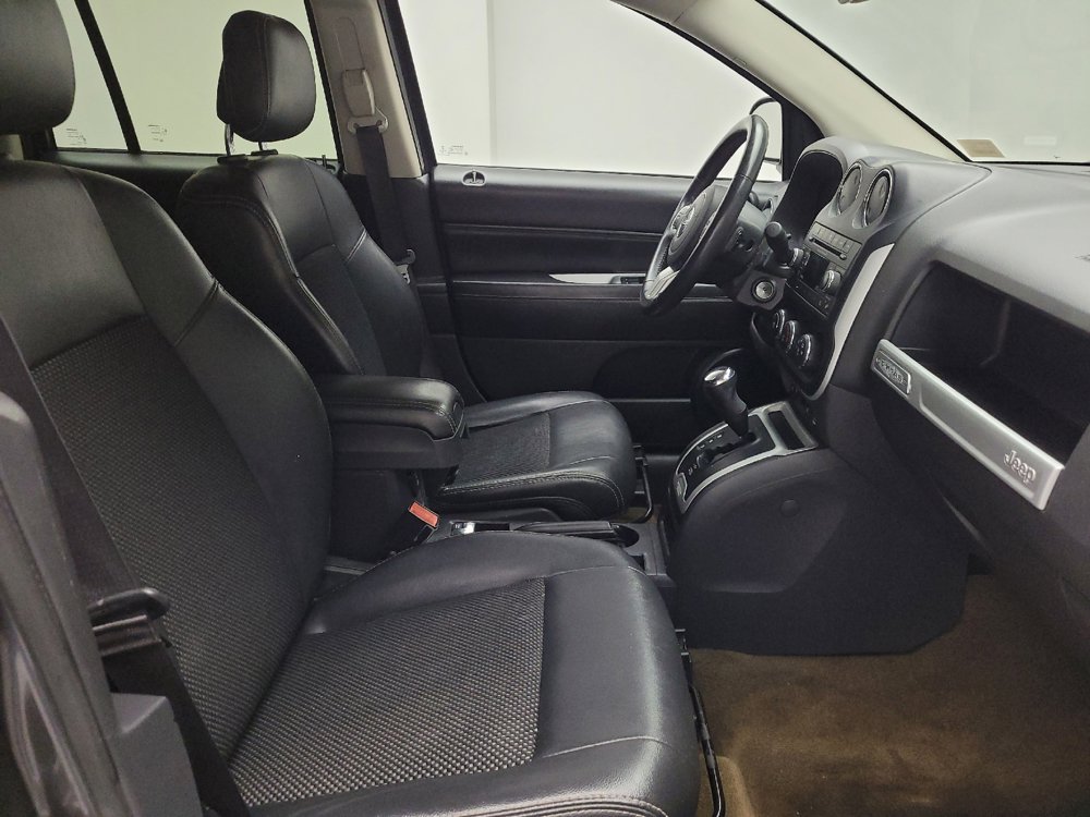 Used 2016 Jeep Compass Latitude AWD/4WD image 21