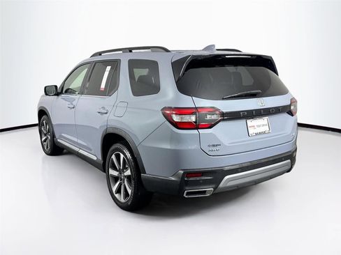 Used 2024 Honda Pilot Elite image 2