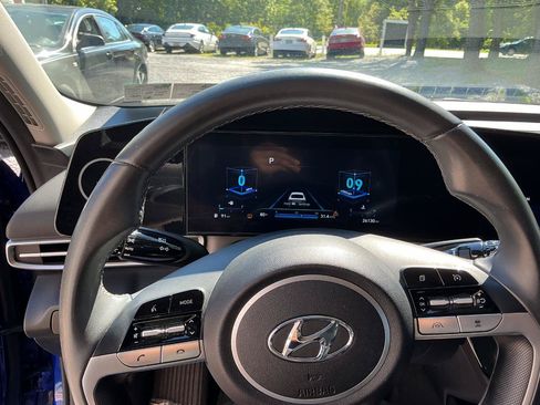 Used 2023 Hyundai Elantra SEL w/ Convenience Package FWD image 13
