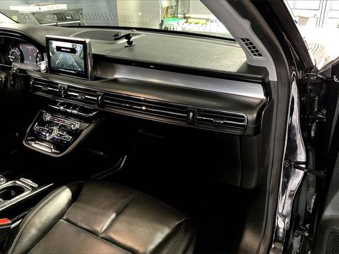 Used 2022 Lincoln Corsair Standard w/ Equipment Group 101A image 15