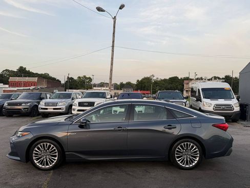 Used 2019 Toyota Avalon Limited w/ Advanced Safety Package FWD image 5