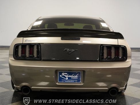 Used 2005 Ford Mustang GT RWD image 11