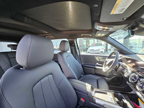 Used 2024 Mercedes-Benz GLB 250 4MATIC image 16