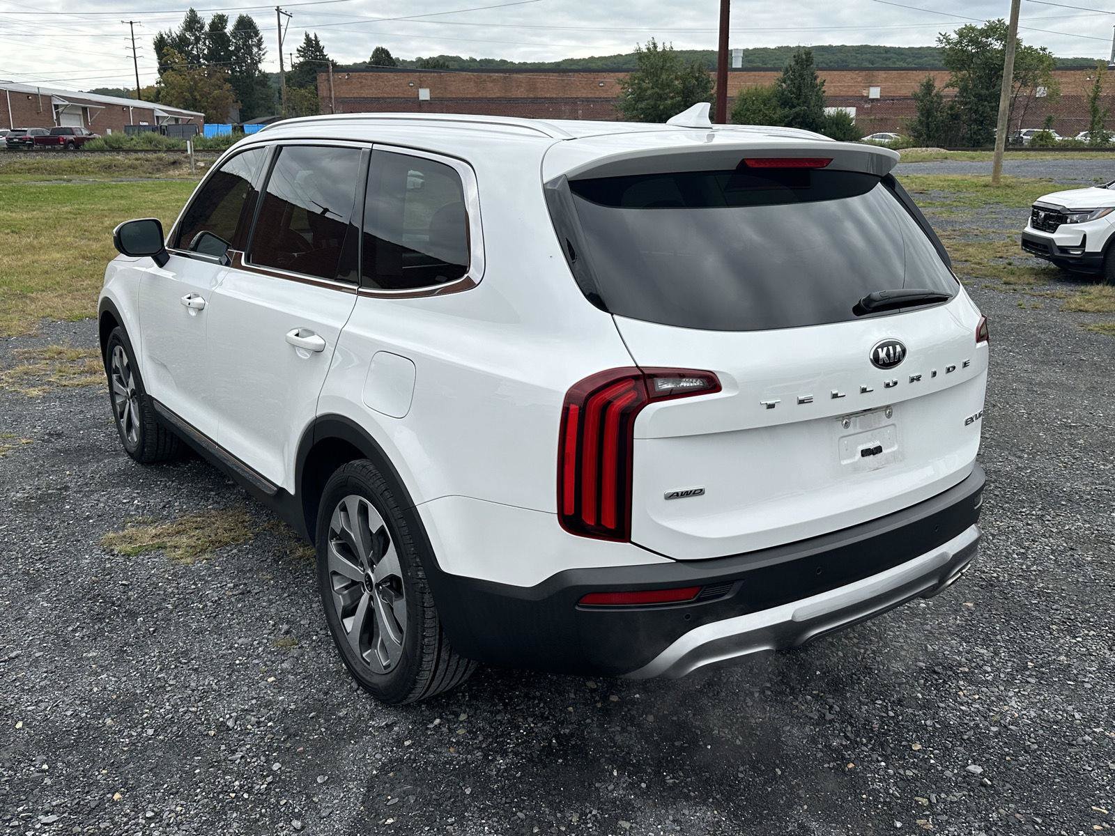 Used 2020 Kia Telluride EX w/ EX Premium Package AWD/4WD image 6