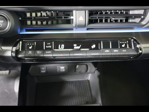 Used 2025 Toyota Prius AWD image 27