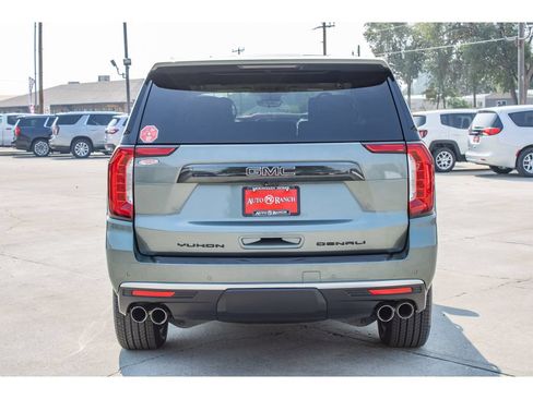 Used 2024 GMC Yukon Denali w/ Advanced Technology Package AWD/4WD image 7