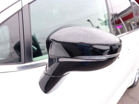 Used 2024 Chrysler Pacifica Touring-L FWD image 67