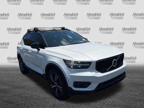 Used 2022 Volvo XC40 T4 R-Design w/ Protection Package Premier FWD image 2