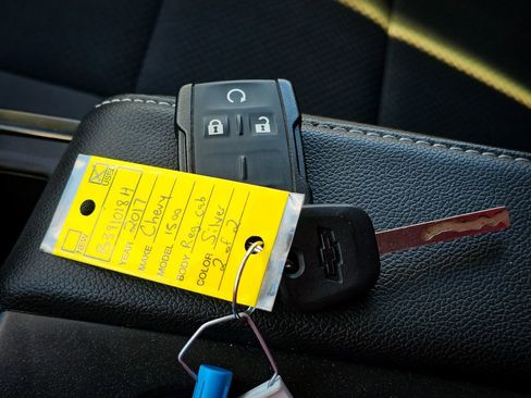 Used 2017 Chevrolet Silverado 1500 LT w/ LT Convenience Package image 35