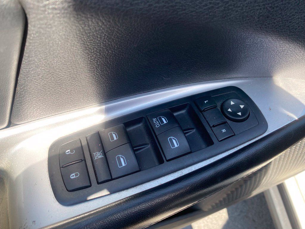 Used 2015 Dodge Journey SXT w/ Flexible Seating Group FWD image 14