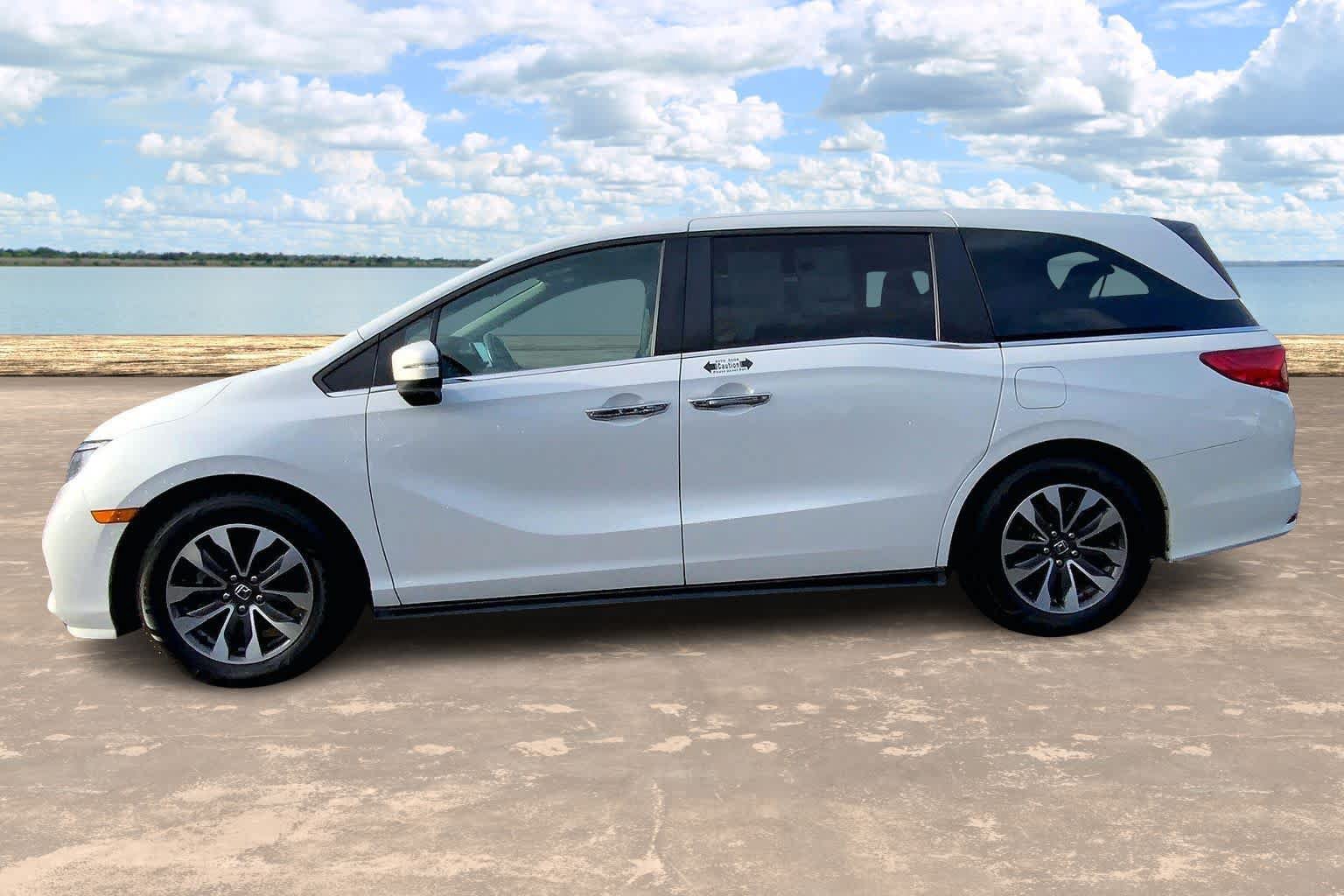 Used 2022 Honda Odyssey EX-L image 3
