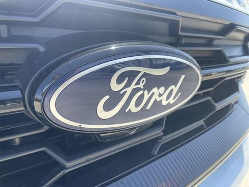 Used 2025 Ford Expedition Active RWD image 31