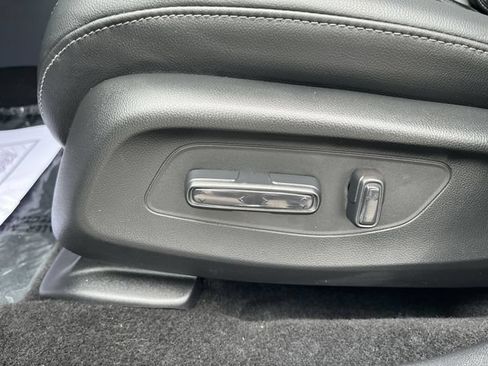 Used 2025 Honda HR-V EX-L image 16
