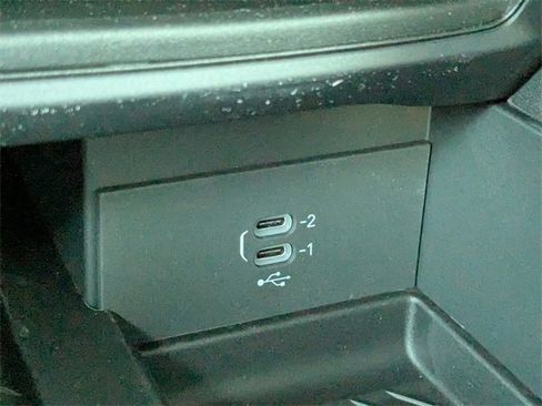 New 2026 Chrysler Pacifica Limited image 23