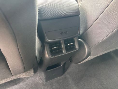 Used 2025 Chevrolet Equinox LT FWD image 22