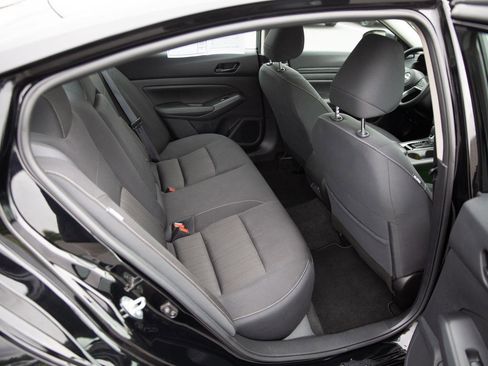 Used 2025 Nissan Altima 2.5 SV FWD image 20