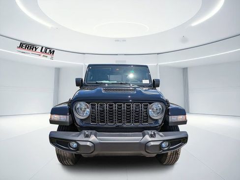 New 2025 Jeep Gladiator Sport image 7