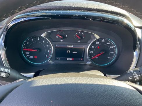 Used 2023 Chevrolet Traverse LT image 10