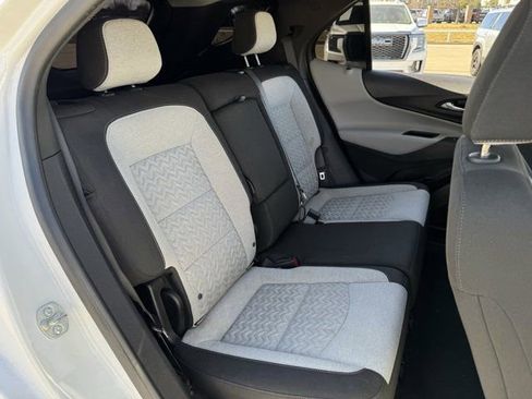 Used 2024 Chevrolet Equinox LS w/ LS Convenience Package image 31