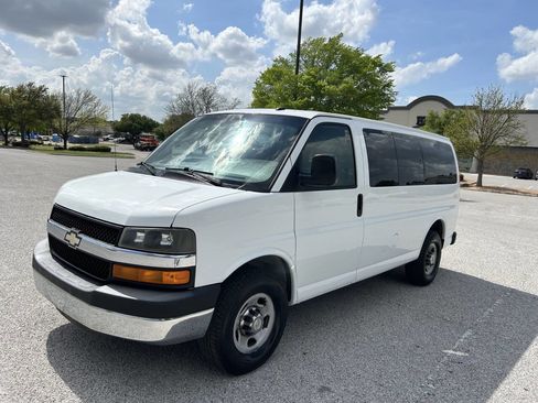 Used 2013 Chevrolet Express 2500 LT w/ LT Preferred Equipment Group image 18