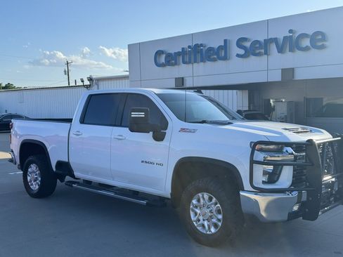 Used 2022 Chevrolet Silverado 2500 LT w/ Convenience Package AWD/4WD image 1