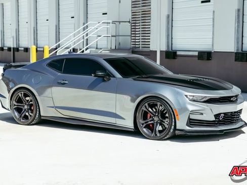 Used 2020 Chevrolet Camaro SS RWD image 64