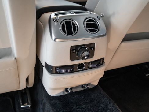 Used 2018 Rolls-Royce Ghost image 35