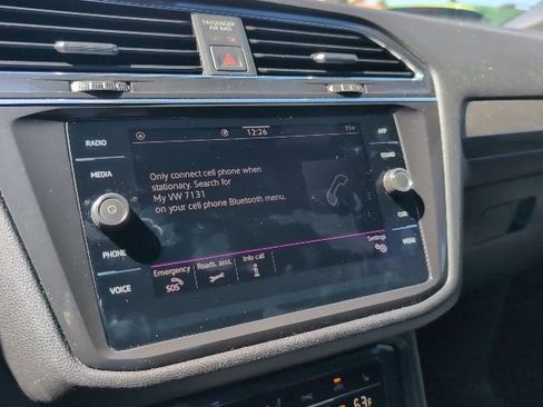 Used 2023 Volkswagen Tiguan SE R-Line image 16