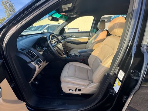 Used 2016 Ford Explorer XLT w/ Equipment Group 202A image 11