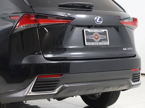 Used 2018 Lexus NX 300h AWD image 18