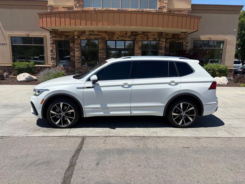 Used 2023 Volkswagen Tiguan SEL R-Line AWD/4WD image 2