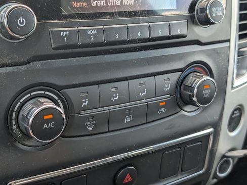 Used 2018 Nissan Titan SV AWD/4WD image 20