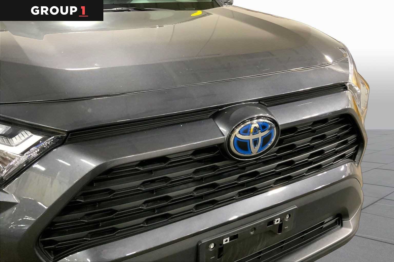 Certified 2024 Toyota RAV4 XLE AWD/4WD image 30