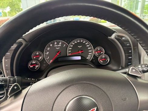 Used 2006 Chevrolet Corvette Convertible w/ Preferred Equipment Group RWD image 18