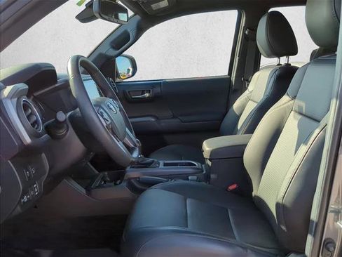 Used 2023 Toyota Tacoma TRD Off-Road image 13