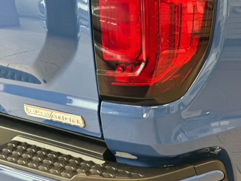 New 2025 GMC Canyon Elevation w/ Convenience Package image 30