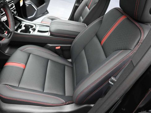 New 2026 Chevrolet Traverse RS image 18